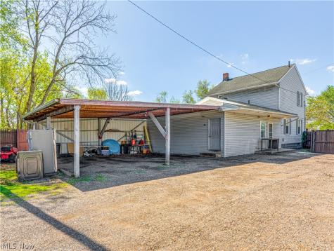 2012 Harmont Avenue NE Canton OH 44705