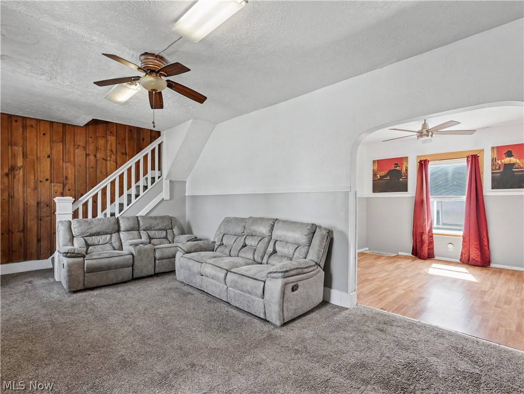 2012 Harmont Avenue NE Canton OH 44705