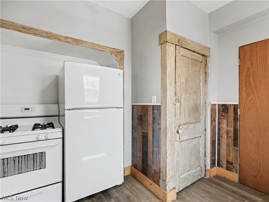 2012 Harmont Avenue NE Canton OH 44705