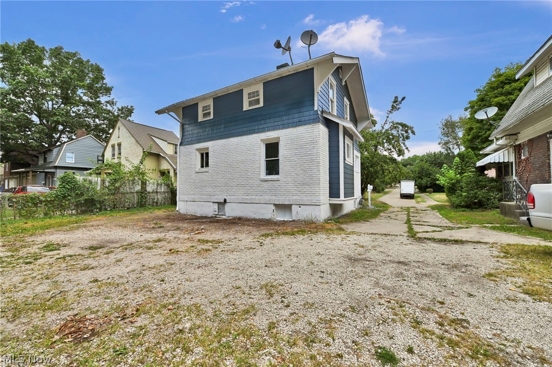 1584 Hampton Road Akron OH 44305