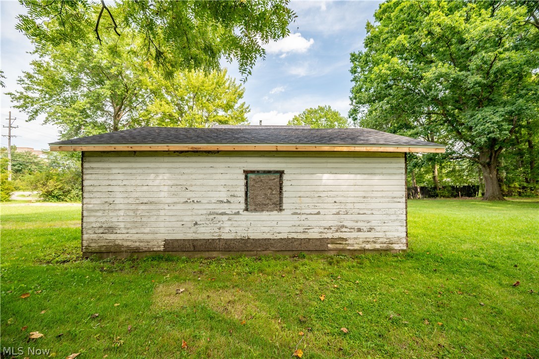 1090 N River Road NE Warren OH 44483