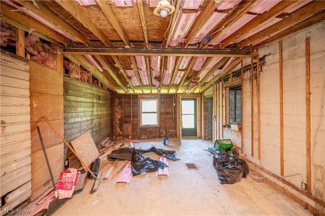 1090 N River Road NE Warren OH 44483