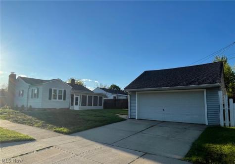 1683 Dennis Drive Wickliffe OH 44092