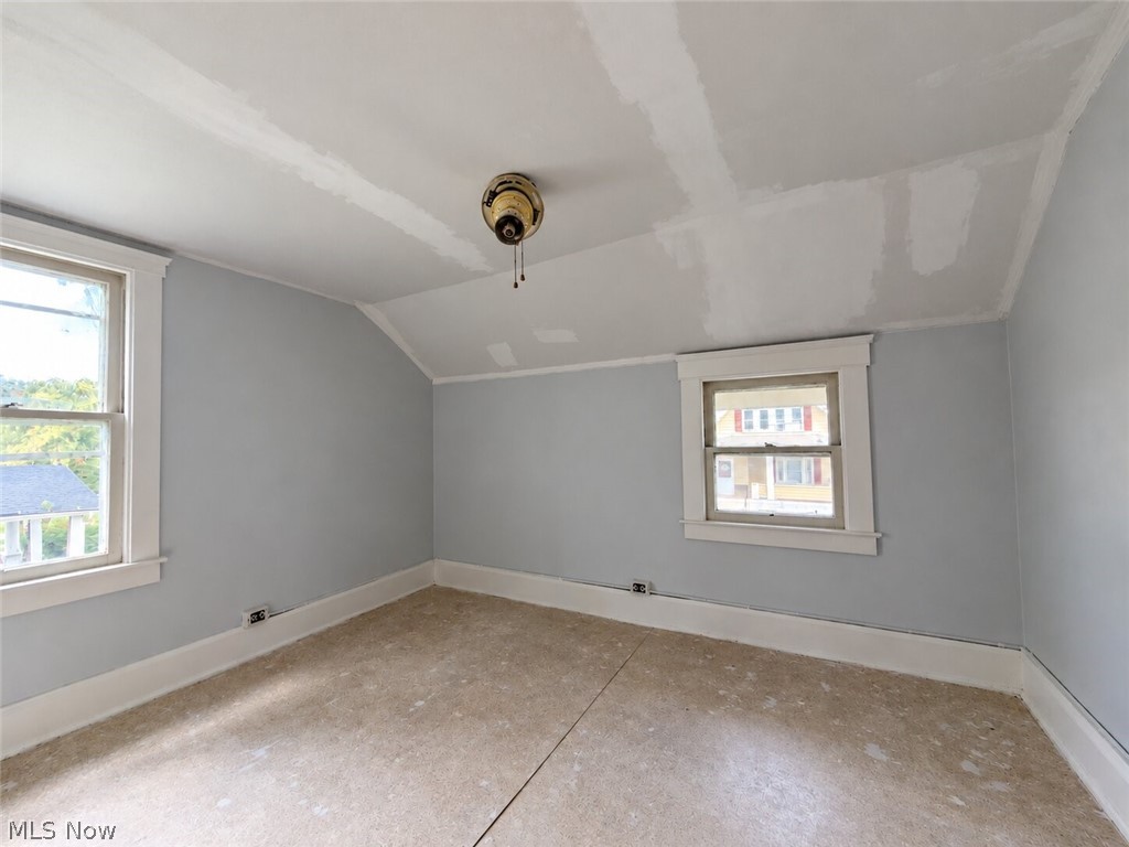 1027 Buena Vista Avenue NE Warren OH 44483