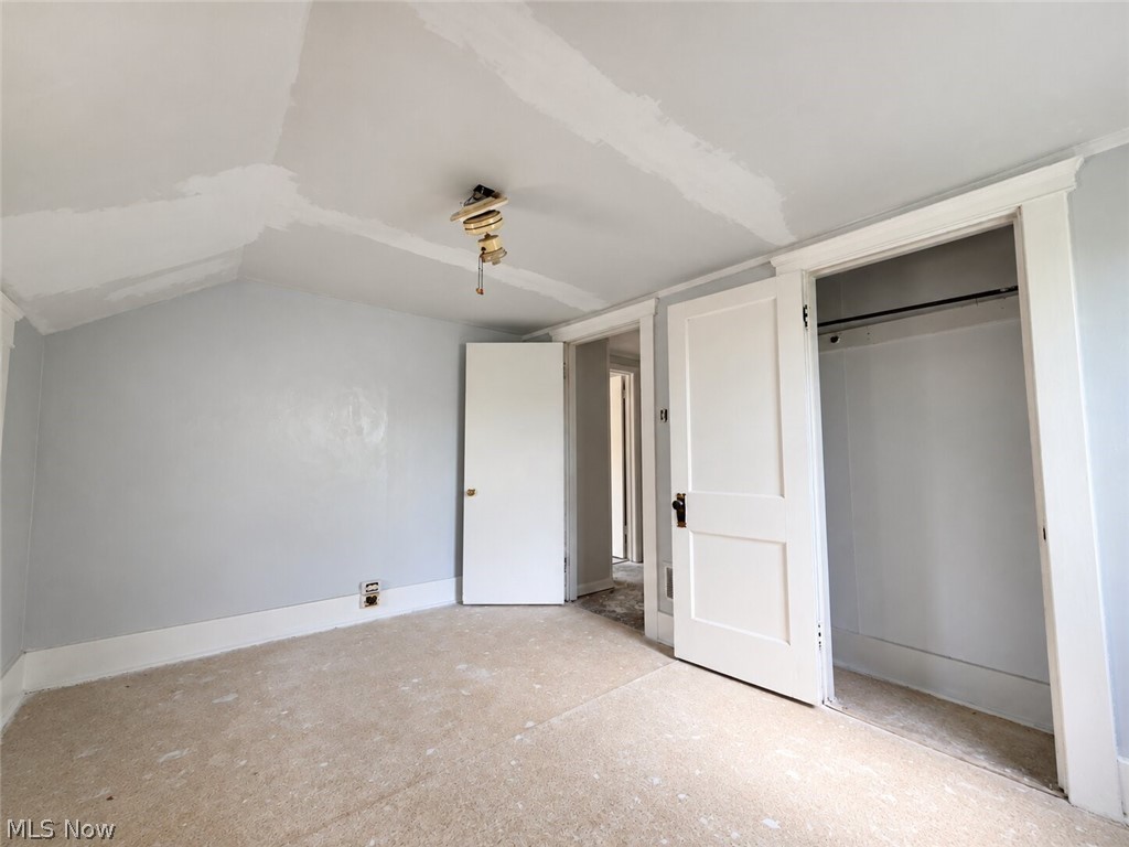 1027 Buena Vista Avenue NE Warren OH 44483