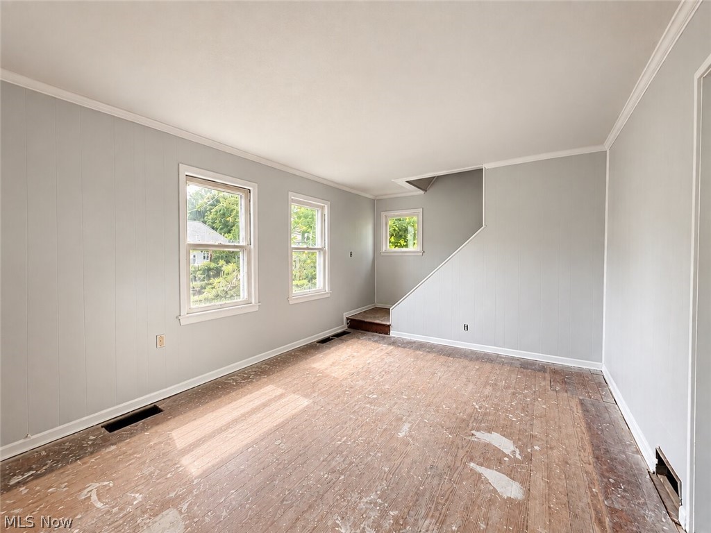 1027 Buena Vista Avenue NE Warren OH 44483