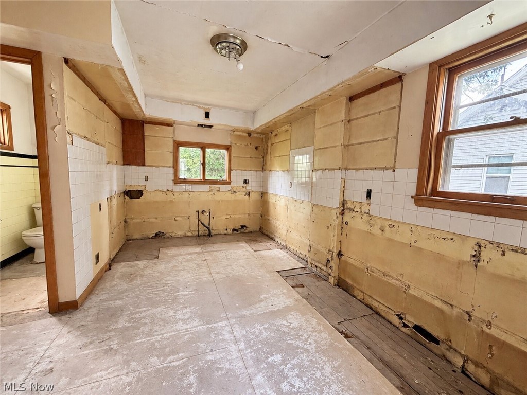 1027 Buena Vista Avenue NE Warren OH 44483