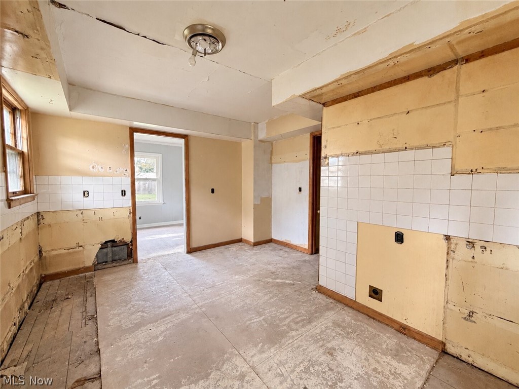 1027 Buena Vista Avenue NE Warren OH 44483