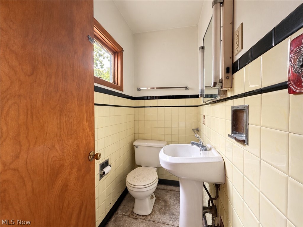 1027 Buena Vista Avenue NE Warren OH 44483