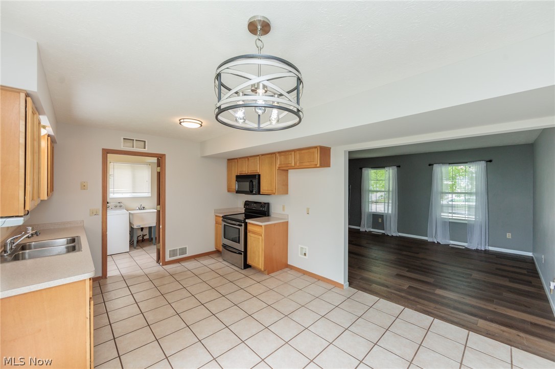 671 Tioga Trail Willoughby OH 44094