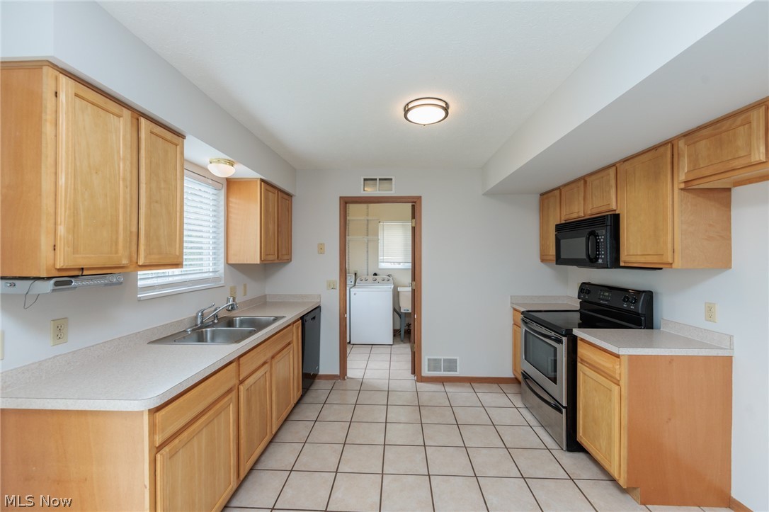 671 Tioga Trail Willoughby OH 44094