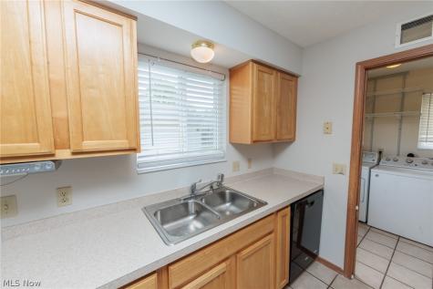 671 Tioga Trail Willoughby OH 44094