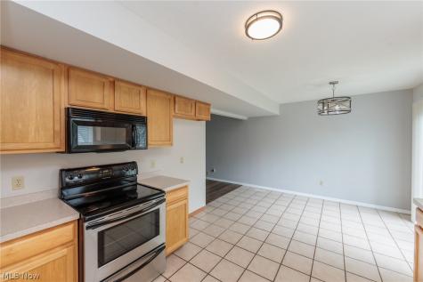 671 Tioga Trail Willoughby OH 44094
