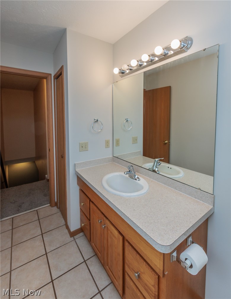 671 Tioga Trail Willoughby OH 44094