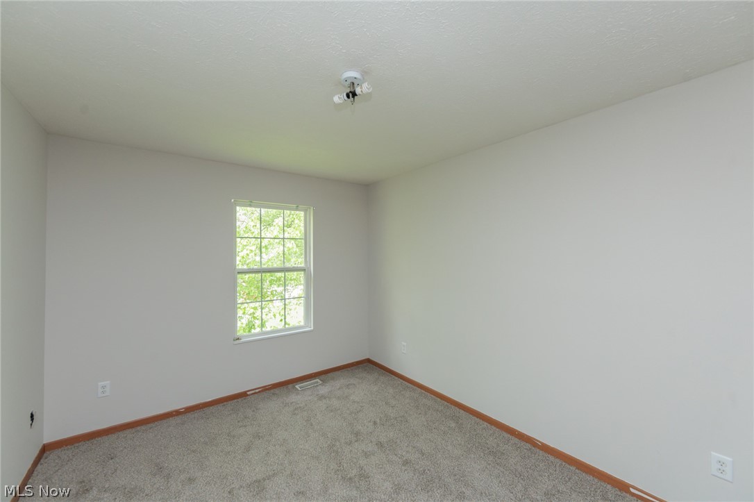 671 Tioga Trail Willoughby OH 44094
