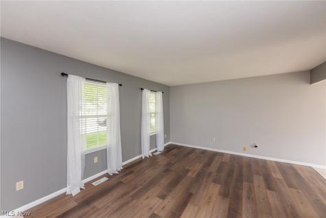 671 Tioga Trail Willoughby OH 44094