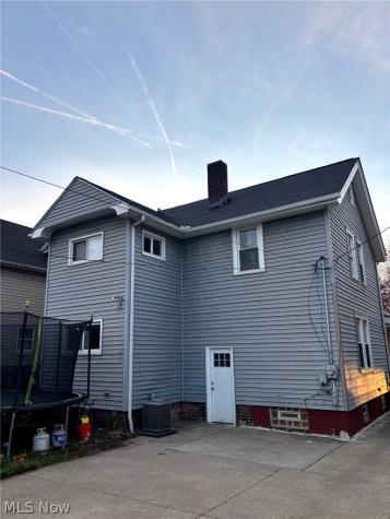 3719 Washington Park Boulevard Newburgh Heights OH 44105