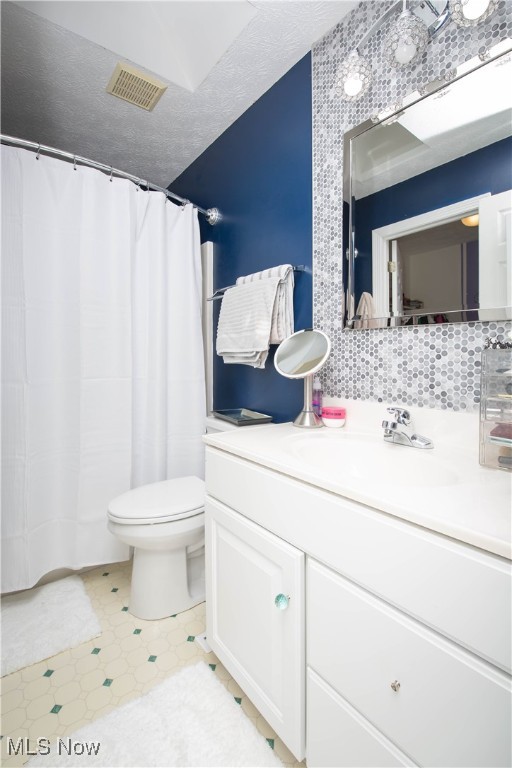 501 Woodview Terrace Aurora OH 44202