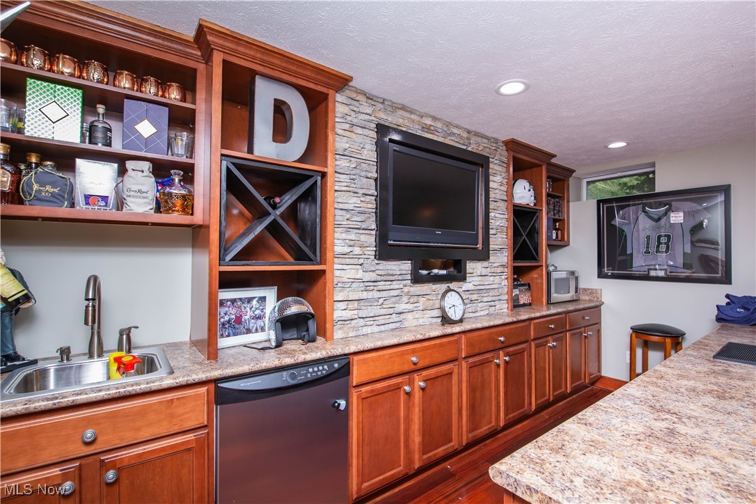 501 Woodview Terrace Aurora OH 44202