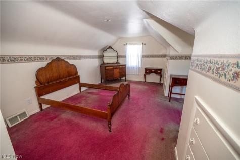 5252 Karen Isle Drive Willoughby OH 44094