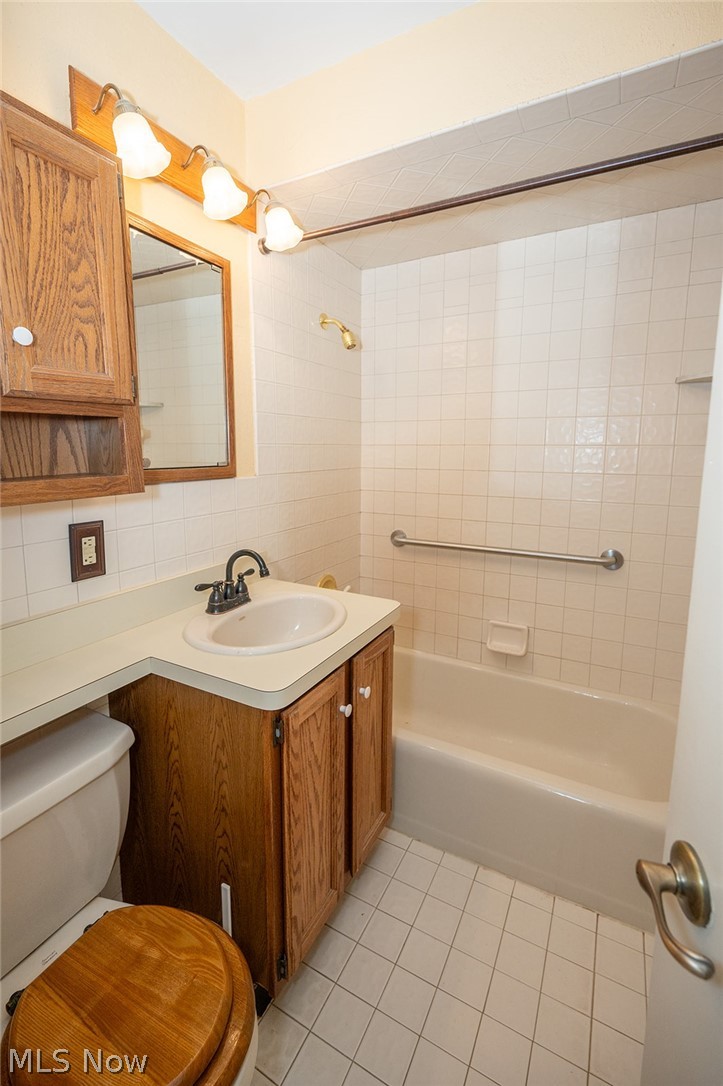 5252 Karen Isle Drive Willoughby OH 44094