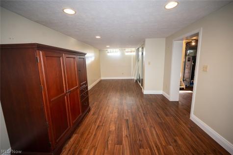 5252 Karen Isle Drive Willoughby OH 44094
