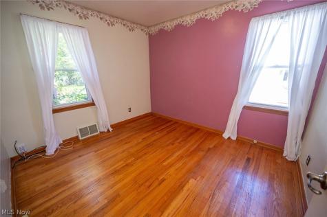 5252 Karen Isle Drive Willoughby OH 44094