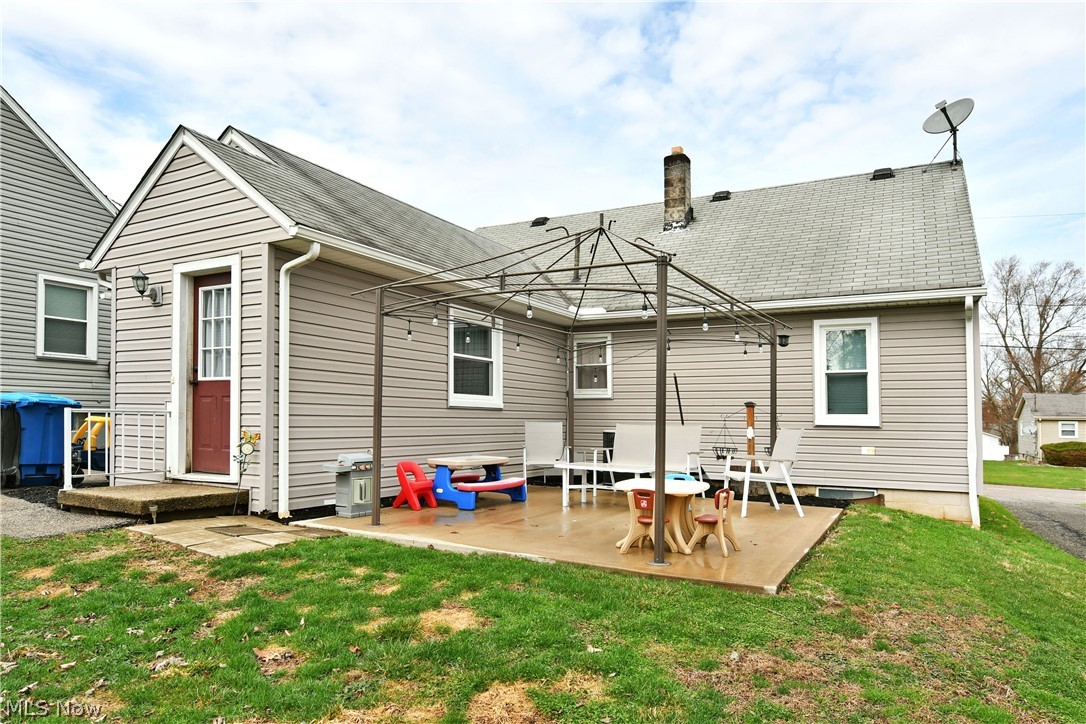 135 Clingan Street Hubbard OH 44425