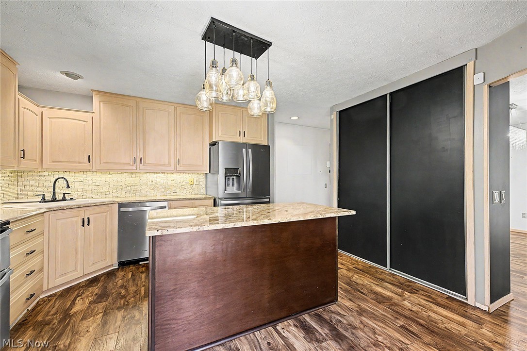 13192 Olympus Way Strongsville OH 44149