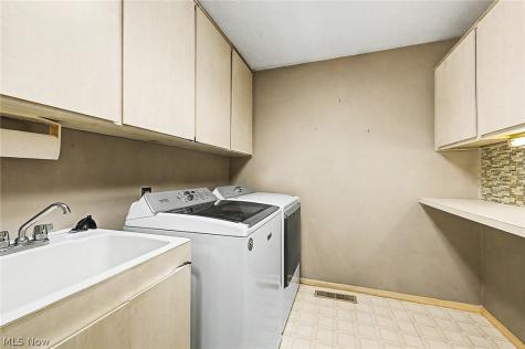 13192 Olympus Way Strongsville OH 44149