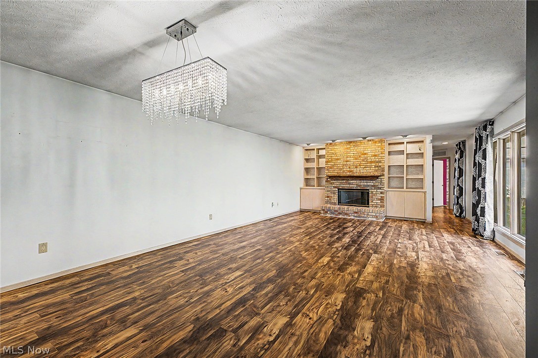 13192 Olympus Way Strongsville OH 44149