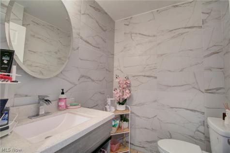 17639 Lexington Lane Strongsville OH 44136