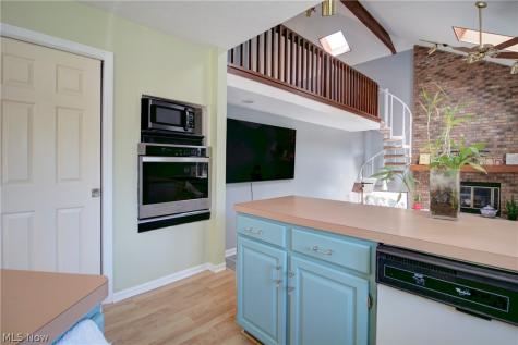 17639 Lexington Lane Strongsville OH 44136