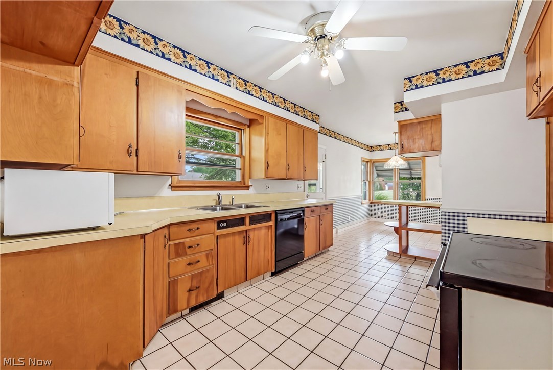 2083 Beechwood Street NE Warren OH 44483