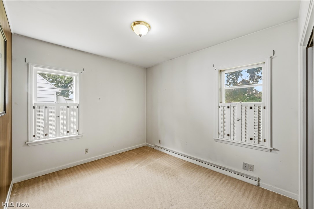 2083 Beechwood Street NE Warren OH 44483