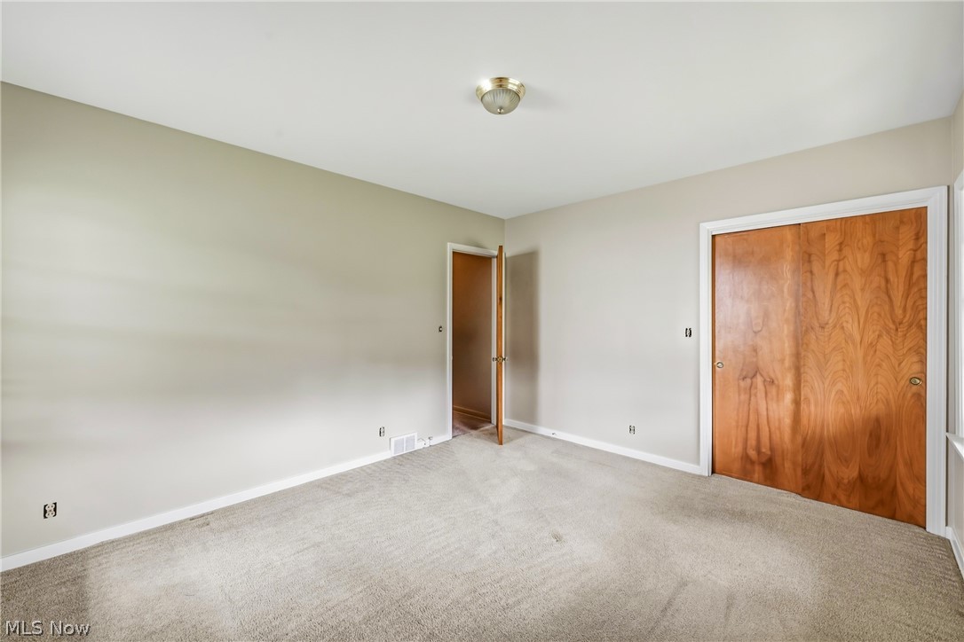 2083 Beechwood Street NE Warren OH 44483