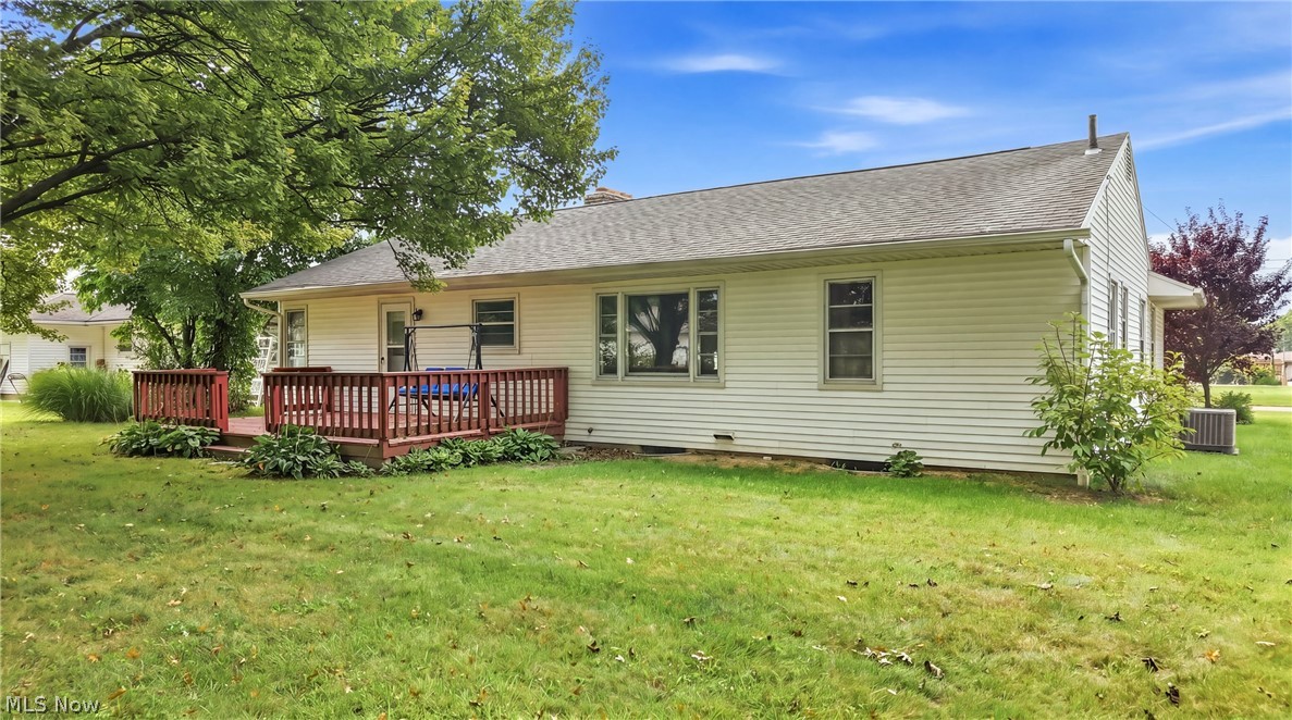 2083 Beechwood Street NE Warren OH 44483