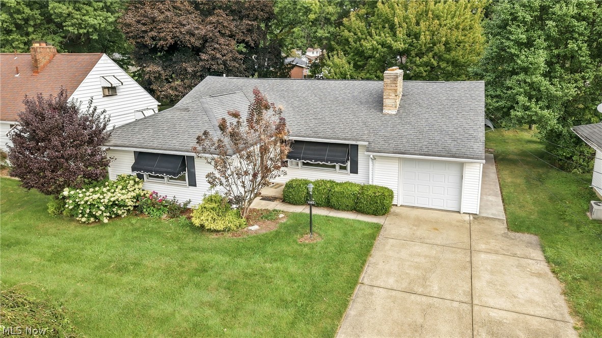 2083 Beechwood Street NE Warren OH 44483