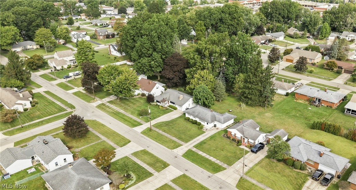 2083 Beechwood Street NE Warren OH 44483