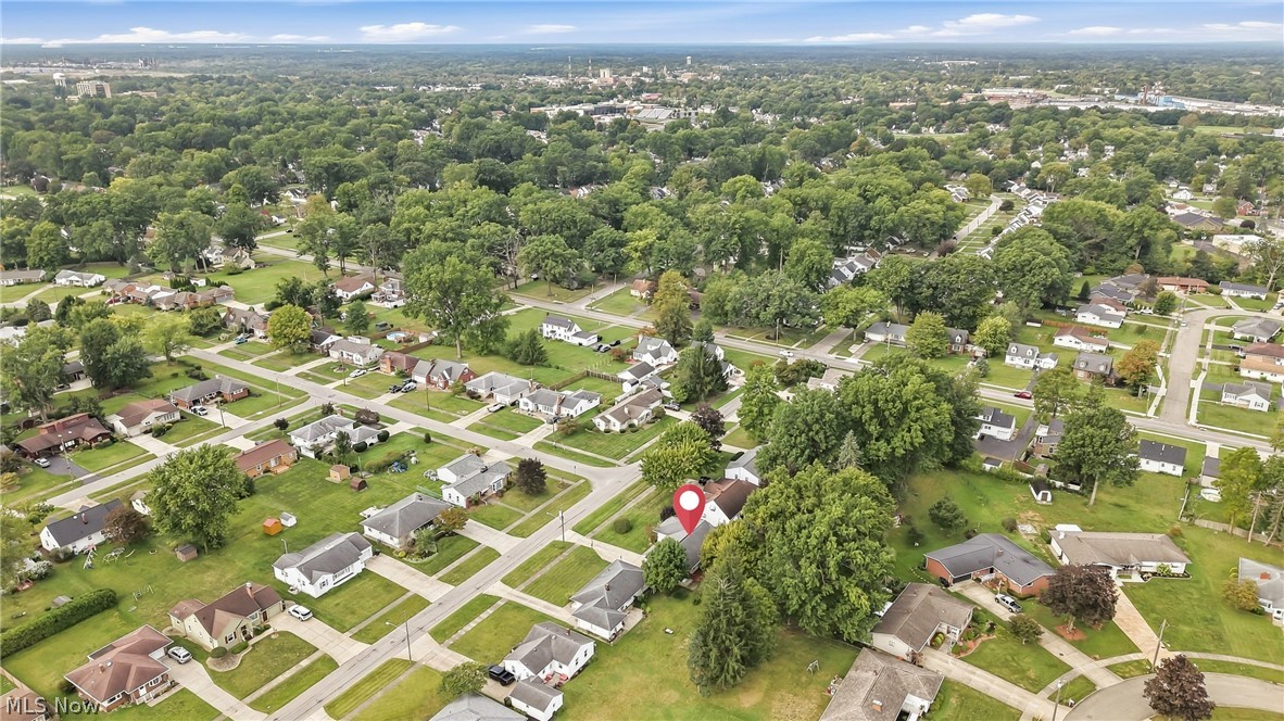 2083 Beechwood Street NE Warren OH 44483
