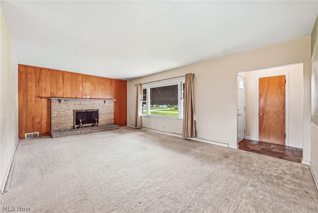 2083 Beechwood Street NE Warren OH 44483