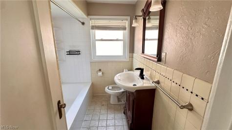 275 E 210th Street Euclid OH 44123