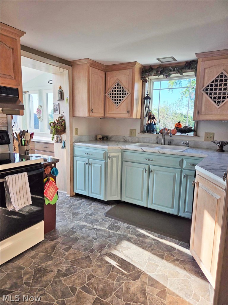 4066 Maplegrove Avenue Louisville OH 44641
