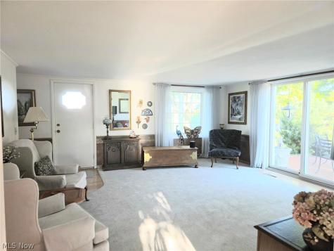4066 Maplegrove Avenue Louisville OH 44641