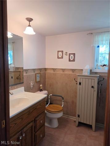 4066 Maplegrove Avenue Louisville OH 44641