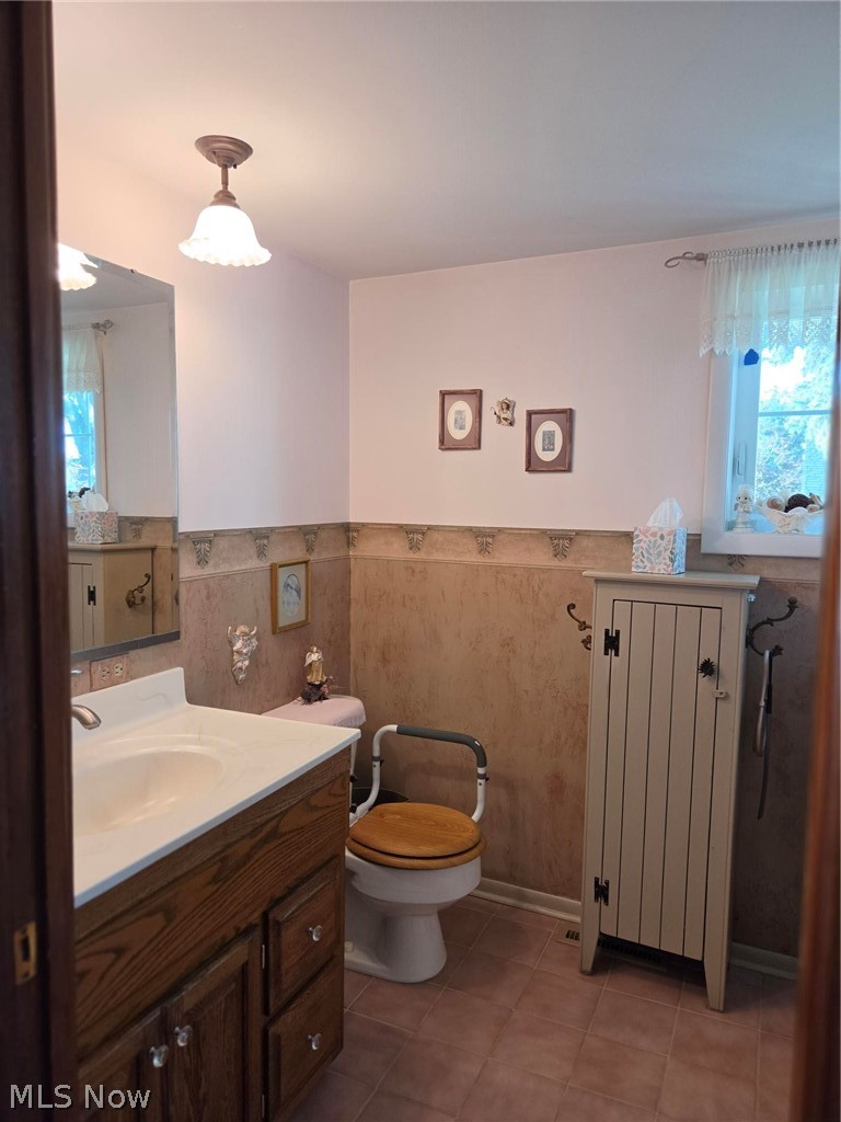 4066 Maplegrove Avenue Louisville OH 44641