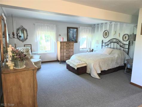 4066 Maplegrove Avenue Louisville OH 44641