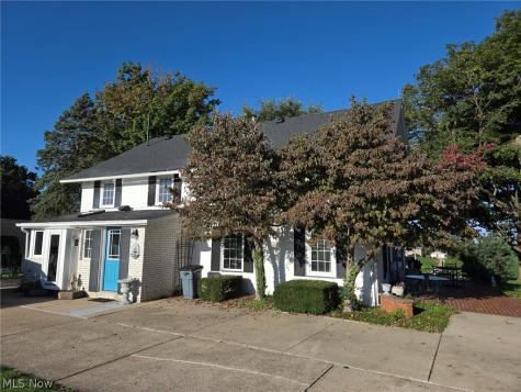 4066 Maplegrove Avenue Louisville OH 44641