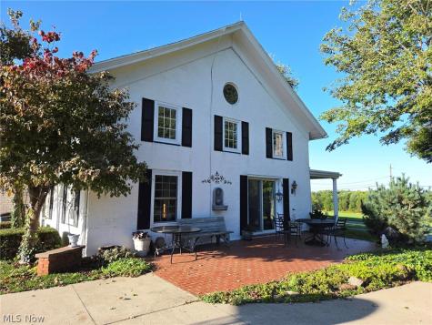 4066 Maplegrove Avenue Louisville OH 44641