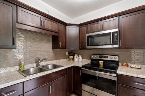 2985 Carl Street Norton OH 44203